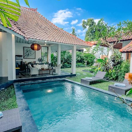 5 Bedroom Villa In Seminyak With Big Garden Экстерьер фото